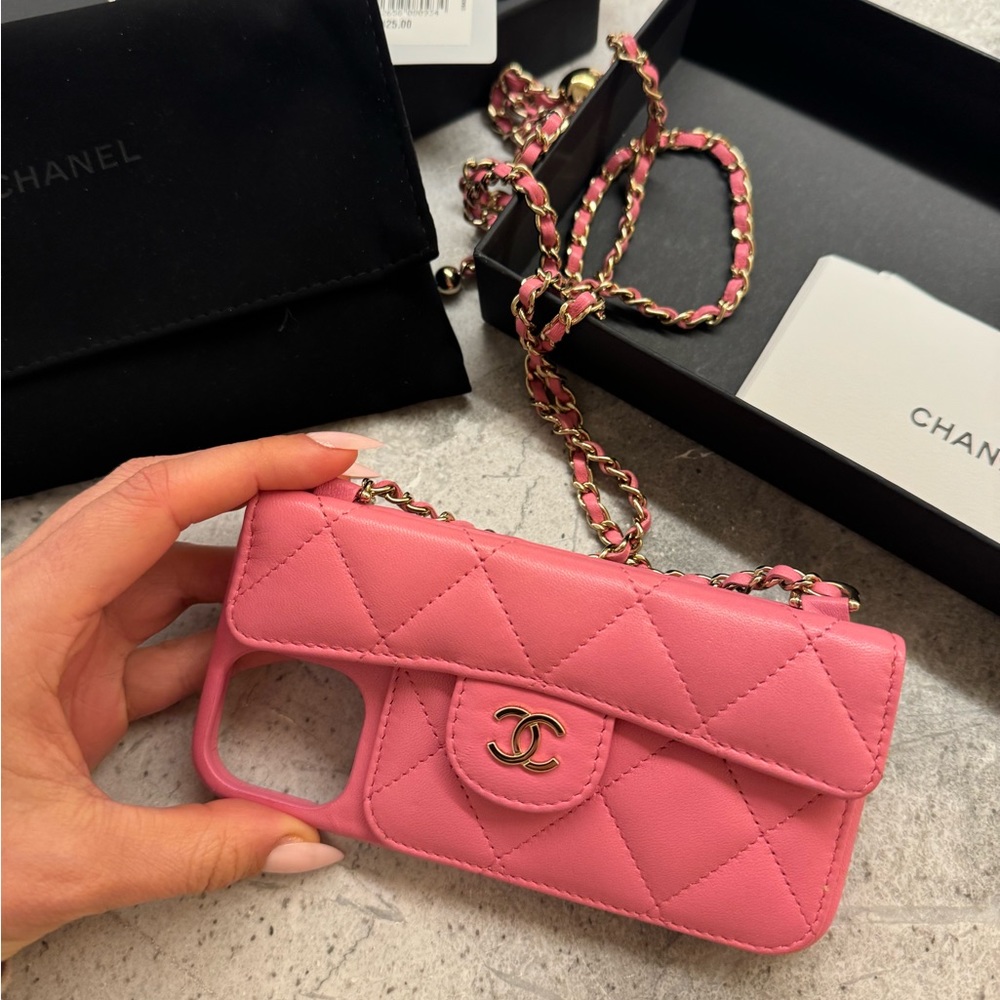 CHANEL iPhone 12 Holder Case with Chain RARE